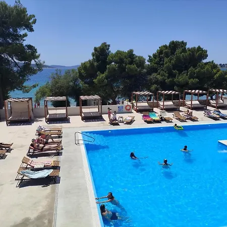 ホリデーパーク K9 Mobile Camp Imperial ヴォディツェ