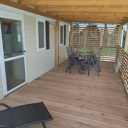 ホリデーパーク K9 Mobile Camp Imperial ヴォディツェ