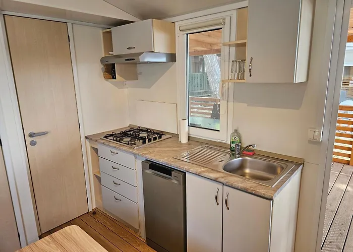 K9 Mobile Camp Imperial Vakantiepark Vodice